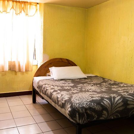 Hostal Carlos Luis Quito Dış mekan fotoğraf