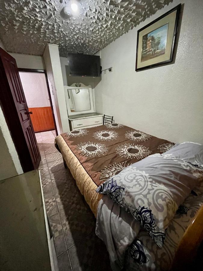Hostal Carlos Luis Quito Dış mekan fotoğraf