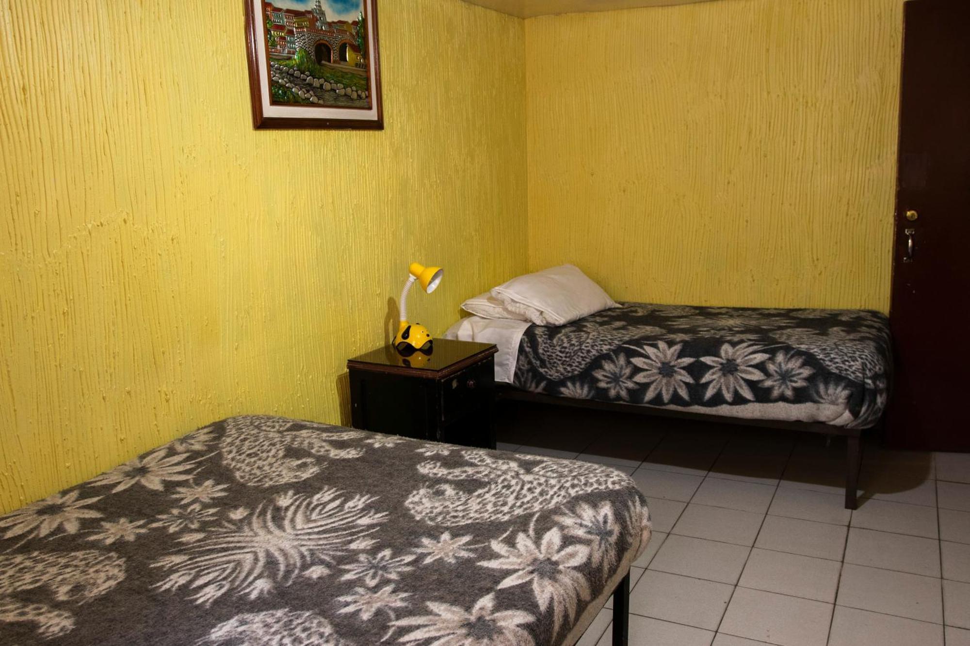 Hostal Carlos Luis Quito Dış mekan fotoğraf